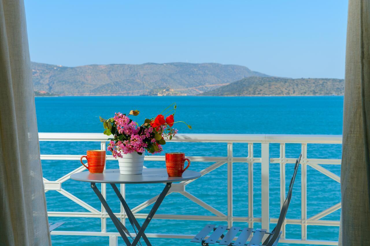 Margarita'S Seafront Luxury Apartment เอลุนดา ภายนอก รูปภาพ