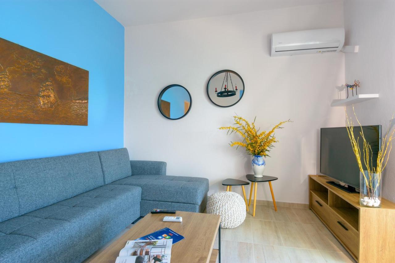 Margarita'S Seafront Luxury Apartment เอลุนดา ภายนอก รูปภาพ