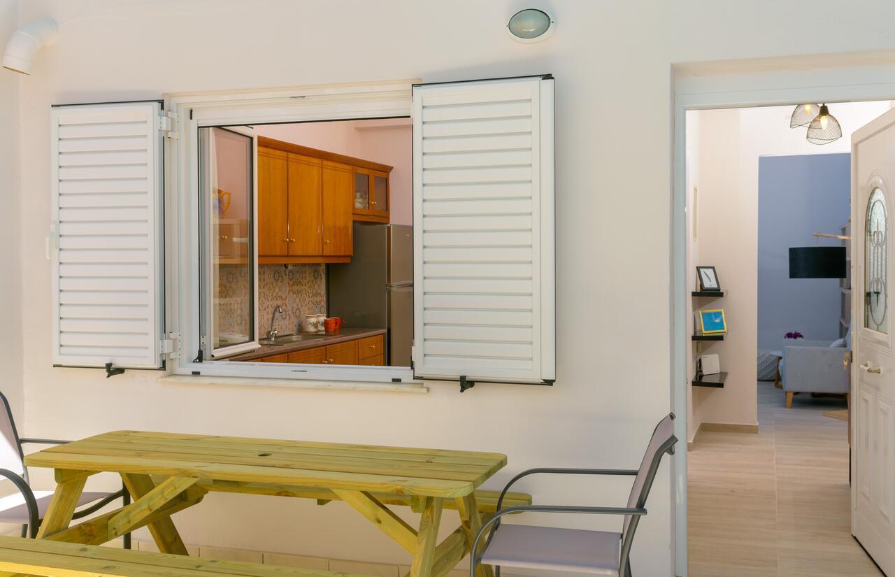 Margarita'S Seafront Luxury Apartment เอลุนดา ภายนอก รูปภาพ